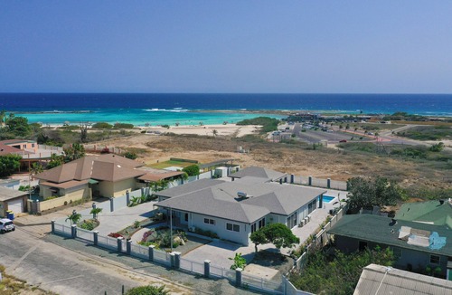 Sero Colorado House | Baby Beach Oasis – 4 BR Oceanview, Closest House to Baby Beach