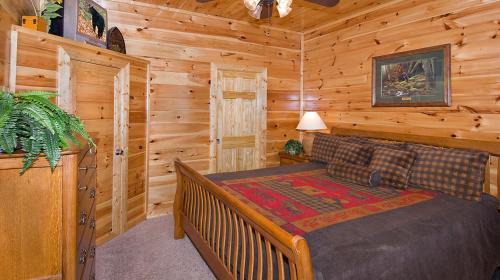 Pigeon Forge Villa | Bashful Bear: 6bdrm 6bath, Specials, Free Tickets, Elevator, Amazing View, Hot Tub, Gameroom