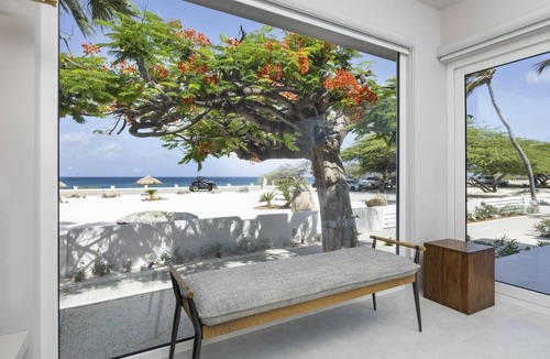 Malmok Villa | Beachfront Luxury on the Strip 514