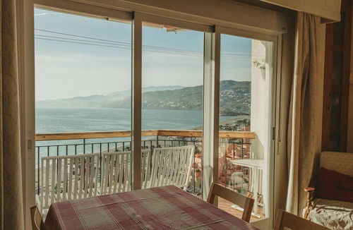 Salobrena Apartment | Beachfront: Magnificent 2-bedroom apartment on the Costa Tropical (Andalusia)
