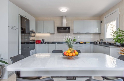 Palau-Saverdera Villa | Beautiful private villa for 8 people with A/C, private pool, WIFI, TV and terrace