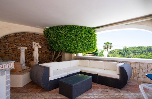 Fanadix Villa | Beautiful private villa for 8 guests with WIFI, A/C, hot tub, private pool, TV and patio