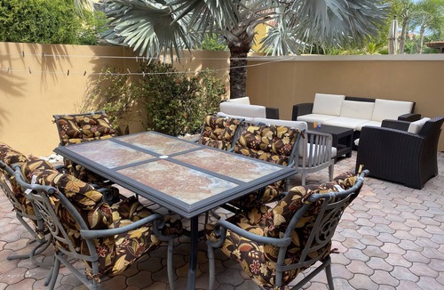 Gold Coast House | Beautiful Townhouse in a Luxury Gated Community