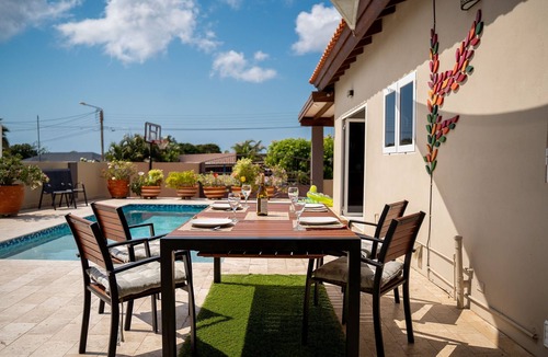 Savaneta House | Beautiful Villa with New Private Pool