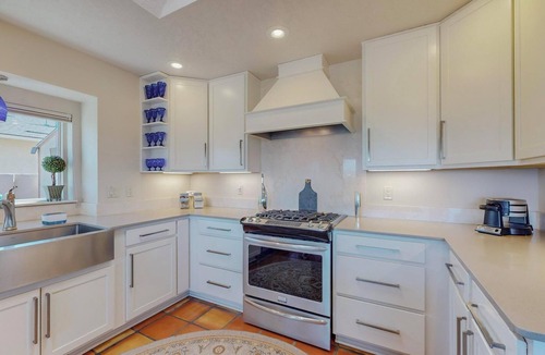 Westside House | Best view in town. Minutes away from Old town and the Albuquerque zoo