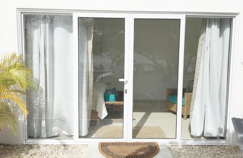 Pos Chiquito Apartment | Big Room A Spectacular Beach Front View