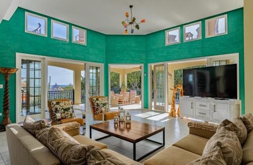 Malmok Villa | Bocobay Seaside Beach House