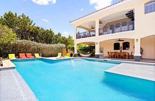 Malmok Villa | Bocobay Seaside Beach House