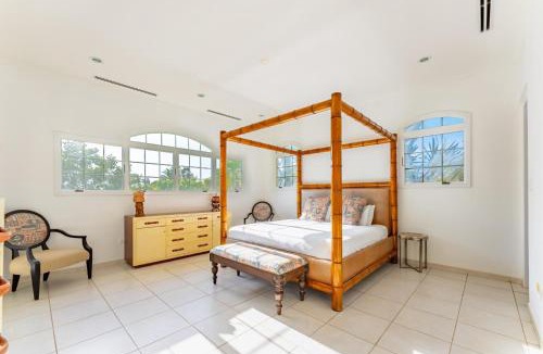 Malmok Villa | Bocobay Seaside Beach House