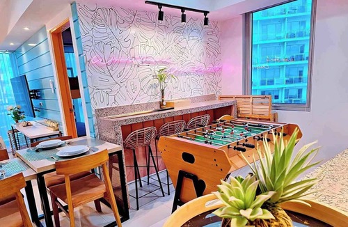 Don Bosco Apartment | Boho-Chic 2BR Apartment at Azure Urban Resort – Near the Manila Int'l Airports