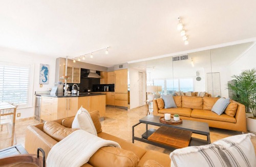 Bradenton Beach Condo | BOUTIQUE BEACH FRONT LUXURY LOCATED DIRECTLY ON BEACH WITH FABULOUS SUNSETS