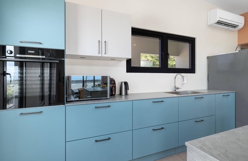 Jaburibari Apartment | BRAND NEW 2BR2BA ~ Sunset & Ocean Views ~ Balcony!