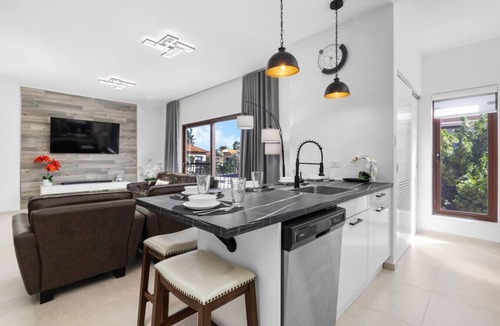 Gold Coast Condo | Breathtaking 4BR Luxury Condo Calypso by Bocobay