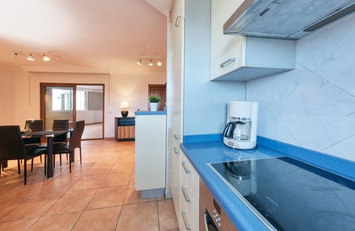 Costa Teguise Ski Chalet | Casa Elin - Shared pool By LVH
