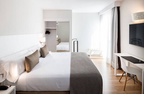 Sant Andreu de la Barca Hotel | Catalonia Bristol