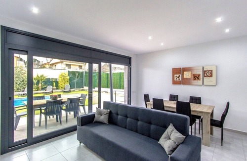 Sils Villa | Catalunya Casas: Modern Vacation Paradise 'Villa Ainmi' on the Costa Brava!