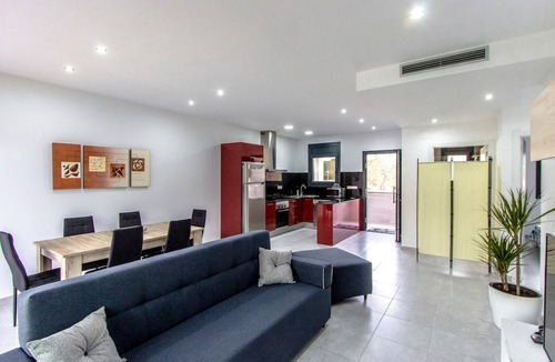 Sils Villa | Catalunya Casas: Modern Vacation Paradise 'Villa Ainmi' on the Costa Brava!