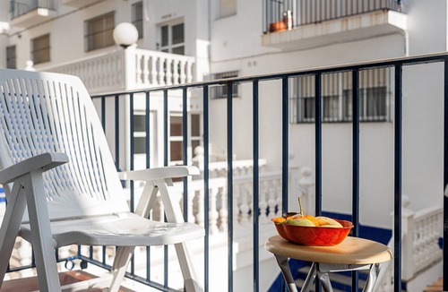 Conil de la Frontera City Center Apartment | Central Apartment "Antonia" Close to the Beach with Wi-Fi and Parking