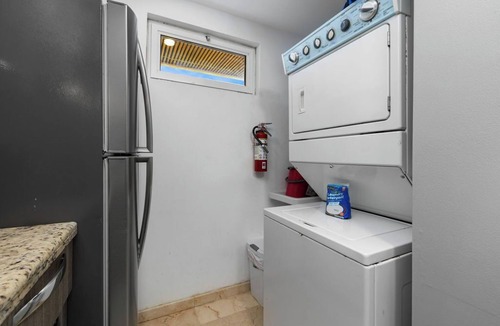 Shaba Condo | Charming 1BR1BA Condo in Great Location with Pool!