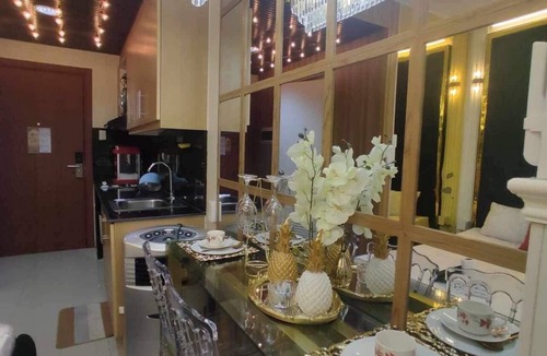 Paranaque Condo | Charming 2-bedroom condo with Cinema Room, AC, WiFi in wonderful SM Mall of Asia