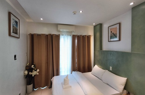 Barangay 76 Condo | Charming 2-bedroom condo in pleasant Pasay with AC, WiFi 1512