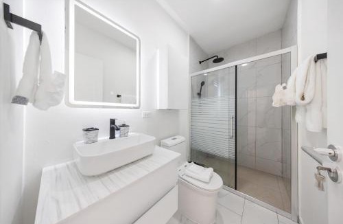 Ponton Apartment | Charming 2 BR Oasis in Oranjestad by Bocobay