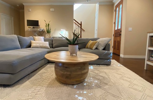 Mid Central House | Charming and Spacious 2B + 2.5 Bath Townhome