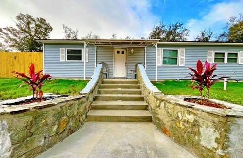 St. Augustine South House | Charming house with free WiFi, AC min from hospital min from historical downtown