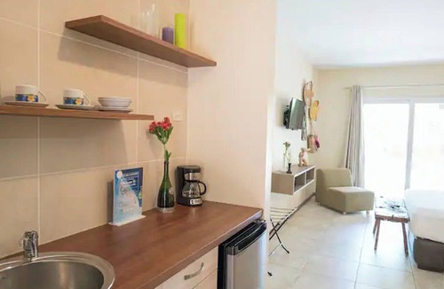 Washington Apartment | Chic Apartment in Aruba with Balcony!