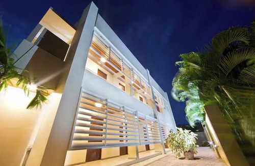 Washington Apartment | Chic Apartment in Aruba with Balcony!