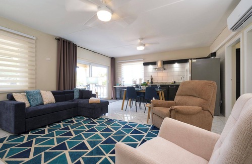 Opal Apartment | Condo with pool, walking distance to the beach, restaurants and Ritz Carlton
