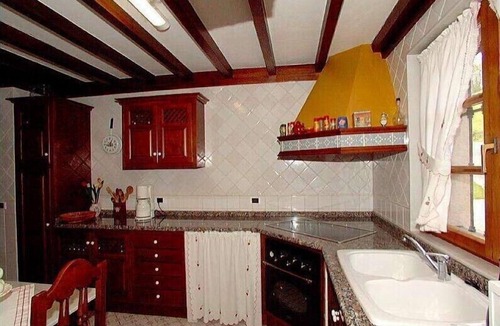San Juan de Parres Cottage | Cottage Cangas de Onis, near Picos Europa and 10 people. Asturias