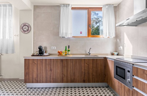 Muros de Nalon House | Country House 'Apartamento Irene' with Shared Terrace, Shared Garden and Wi-Fi