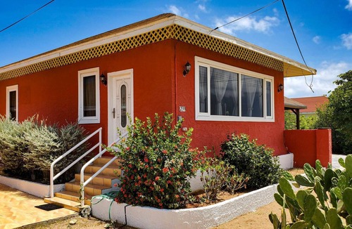 Sero Colorado House | Cozy bungalow with ocean view and walking distance from beaches