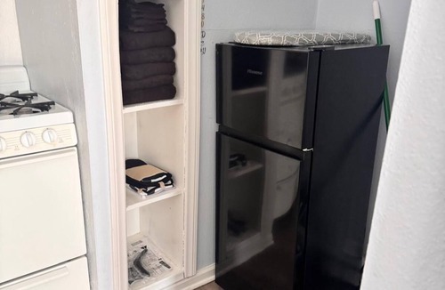 Studio City Apartment | Cozy Studio City Studio Single