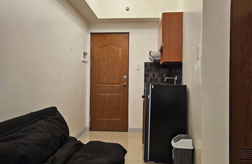 Legazpi Village Condo | Cozy studio condo with WiFi, AC in beautiful Makati