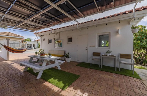 Malmok Apartment | Cozy Studio Great Location Pool Walk 2 Beach