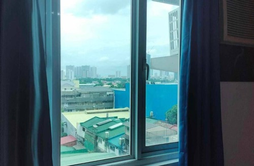 South Triangle Condo | Cozy Studio Unit in Quezon City with Private Pool and City Views