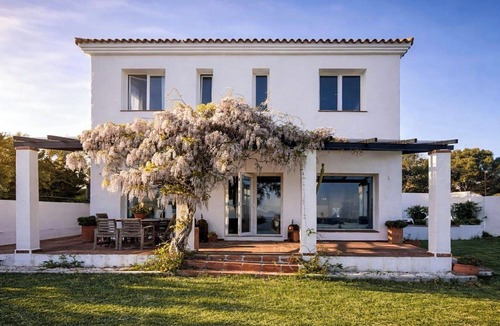 Cabrita House | Design villa between two seas and calm