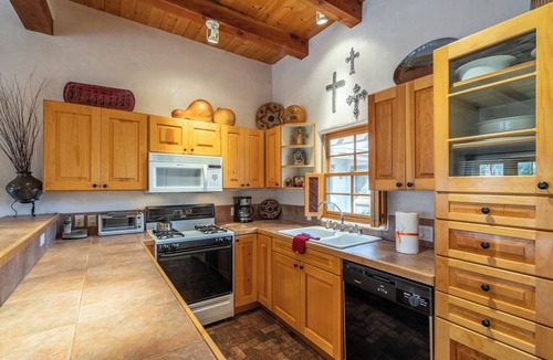 Downtown Santa Fe House | Diez Senores Casita E | Spacious Downtown Getaway