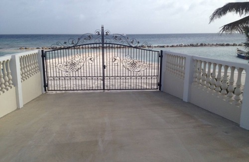 Pos Chiquito House | Directly on the Beach - Beachfront - Facing beach swimming pool - 5 bdrm