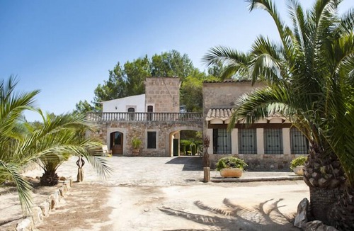 Campos Villa | Dream vacation for large families with private road to the beach.