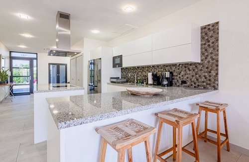 Malmok House | Endless Summer in Catalina Beach. Walking distance to snorkeling with turtles.