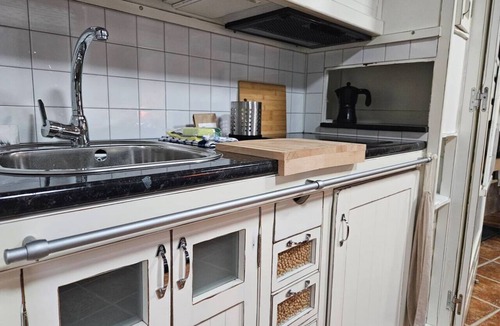 Llerandi Ski Chalet | Escape to the tranquility of our charming little house in Piloña, Asturias, surrounded by nature and perfect for disconnecting. With capacity for up to 5 guests, this cozy retreat is ideal for families looking for a special place to relax.There is no di