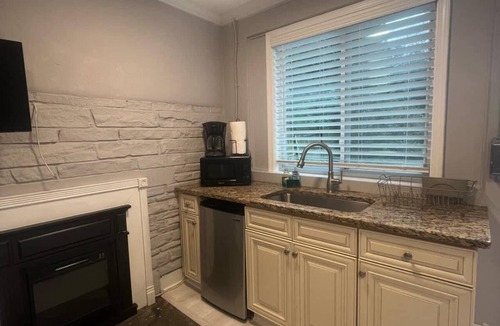 East Side Apartment | Executive Emory studio, sleeps 2