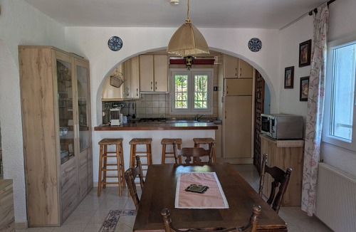 La Empedrola Ski Chalet | Ferienhaus mit 2 Bädern, Grillhaus in Schöner Ruhiger Umgebung