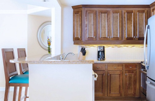 Opal Resort | 𝐅𝐢𝐧𝐝𝐢𝐧𝐠 𝐌𝐞𝐢𝐥𝐢 Beachfront Surf Club Resort + Amenities Included. 2BR