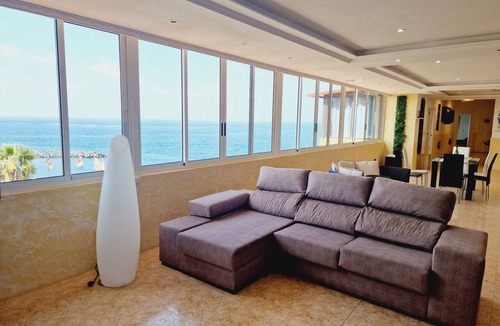 El Madronal Apartment | First line of the ocean, 3 bedrooms & Free wifi