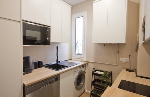 Imperial Apartment | Flat with parking in Madrid Rio