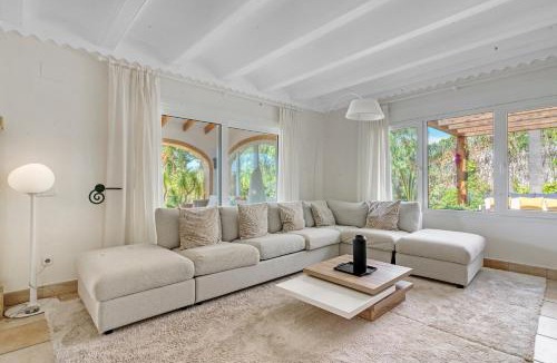 Ermita Villa | Flores